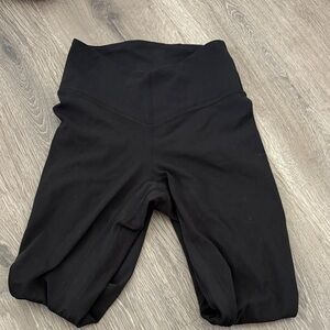 Black High-Waisted v cut Leggings